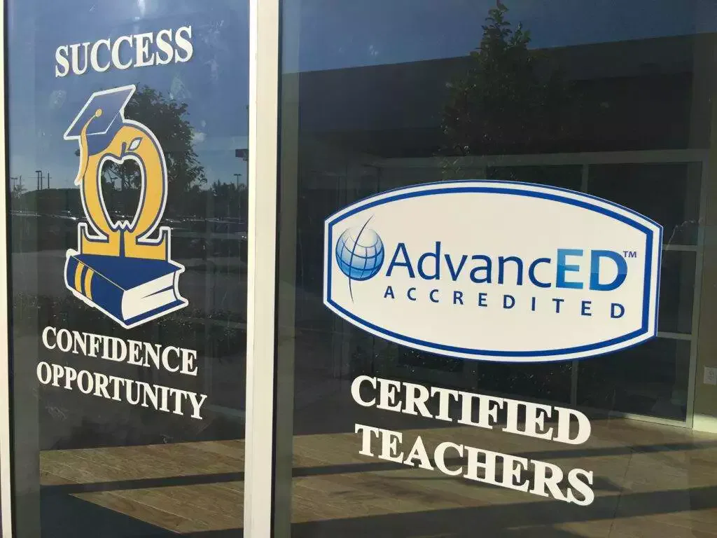 Custom Window Decals And Wraps (1)