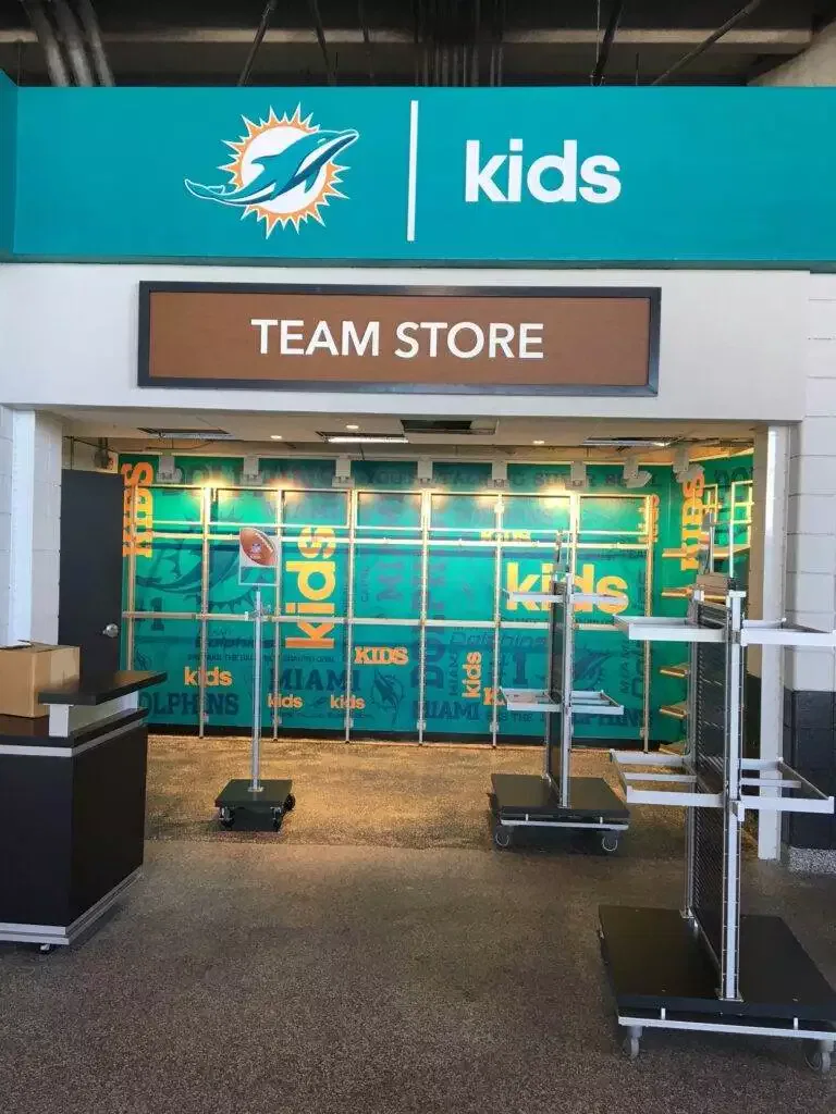 Dolphines Pvc And Wall Wrap (1)