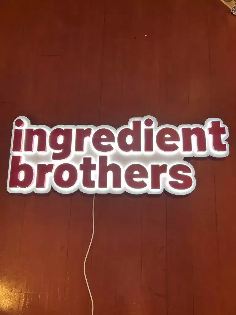 3D Metal Signs Edge Lit Channel Letter Signs On Pvc Shaped Backer (11)