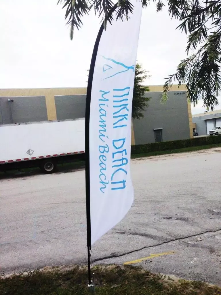 Custom Feather Flags Custom Feather Flags Custom Feather Flags 4