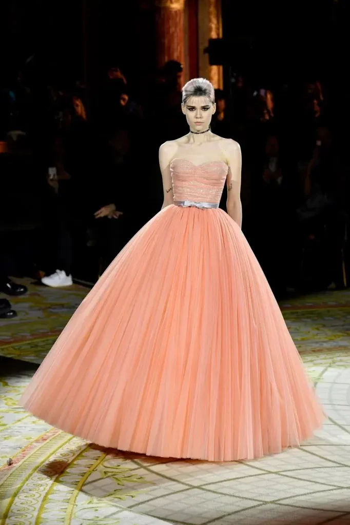 Embracing-The-Pantone-Color-Of-The-Year-2024-Fashion