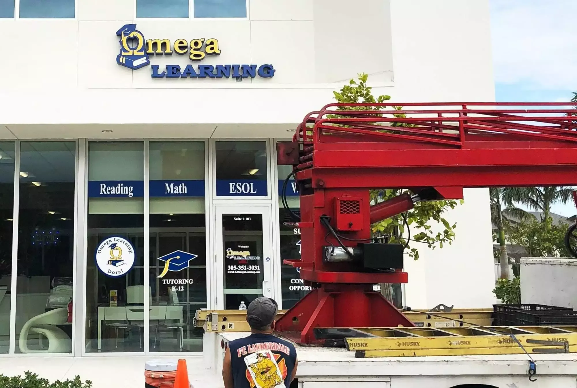 Sign Installation Services In Miami Gallery Slide