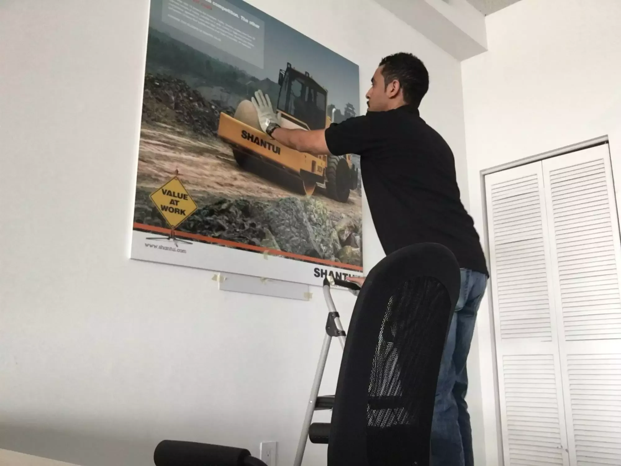 Sign Installation Services In Miami Gallery Slide