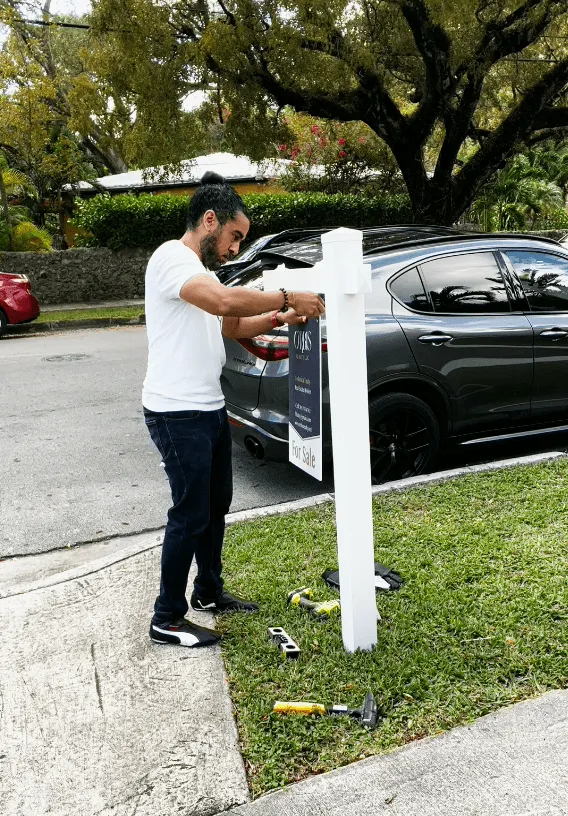 Sign Installation Services In Miami Gallery Slide