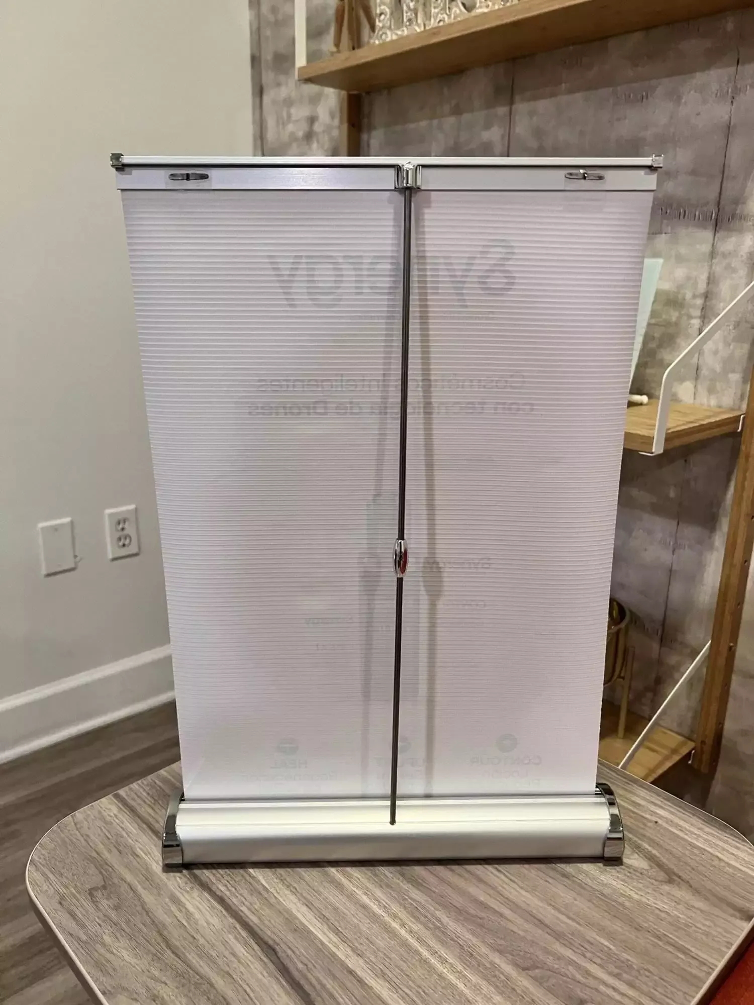 Retractable Banner Stand Gallery Slide