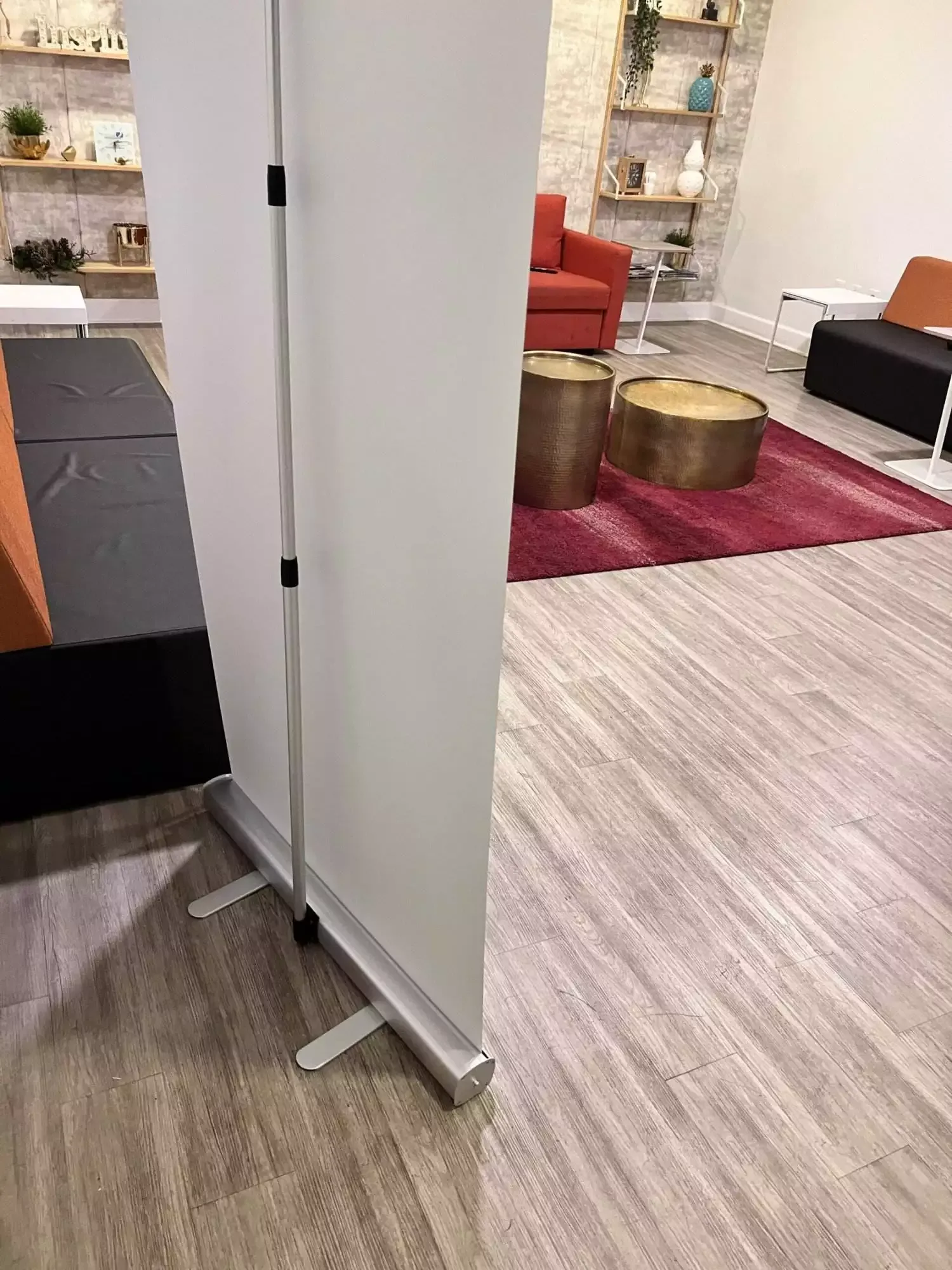 Retractable Banner Stand Gallery Slide