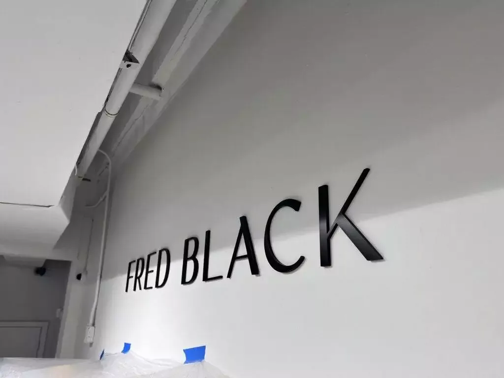 Aluminum Metal 3D Signs For Fashion Brands (4)