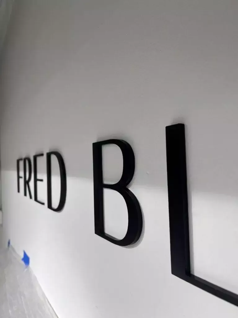 3D Logo Interior Office Signage For Downtown Miami Businesses Aluminum Metal 3D Signs For Fashion Brands (7)