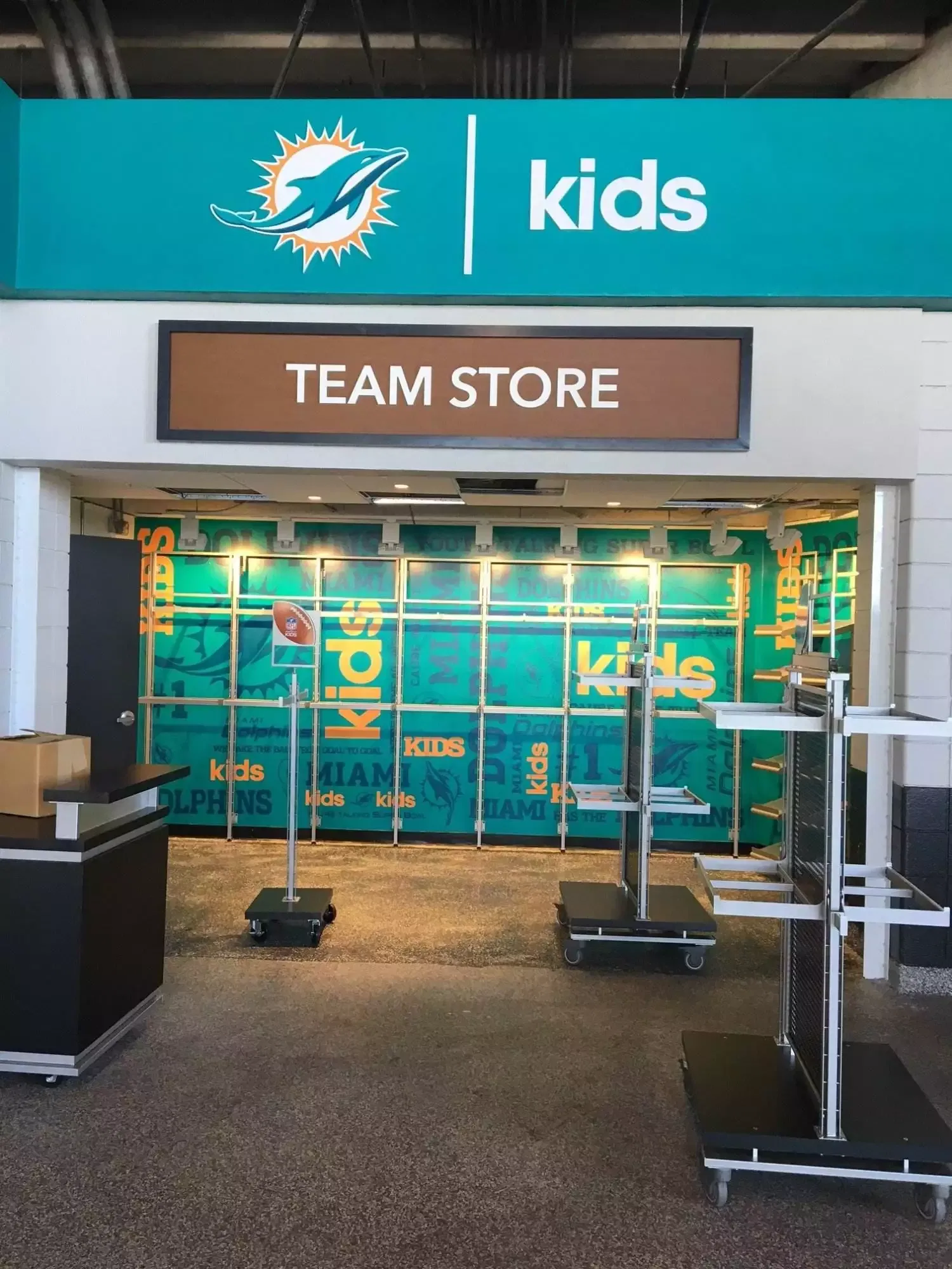 How Long Do Vinyl Signs Last How Long Do Vinyl Signs Last