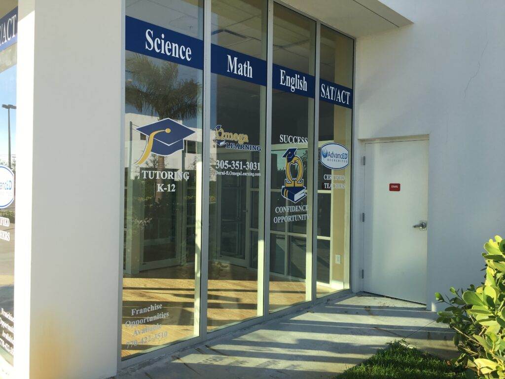 Custom Window Decals And Wraps (2)