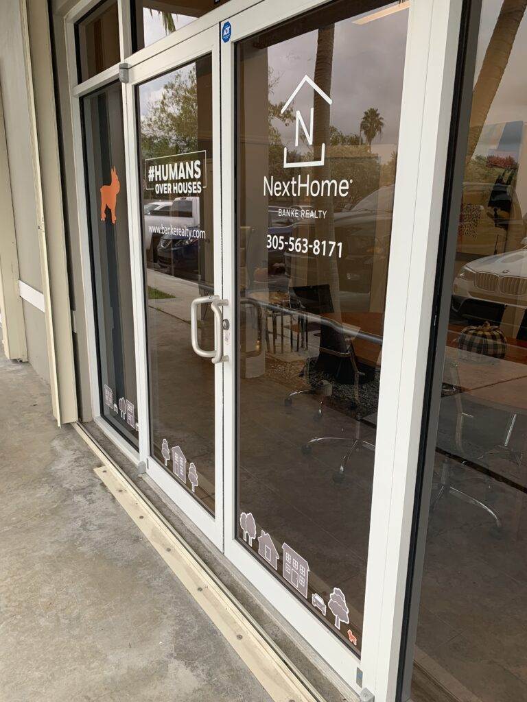 Custom Window Graphics And Decals Vinyl Window Decals (1)