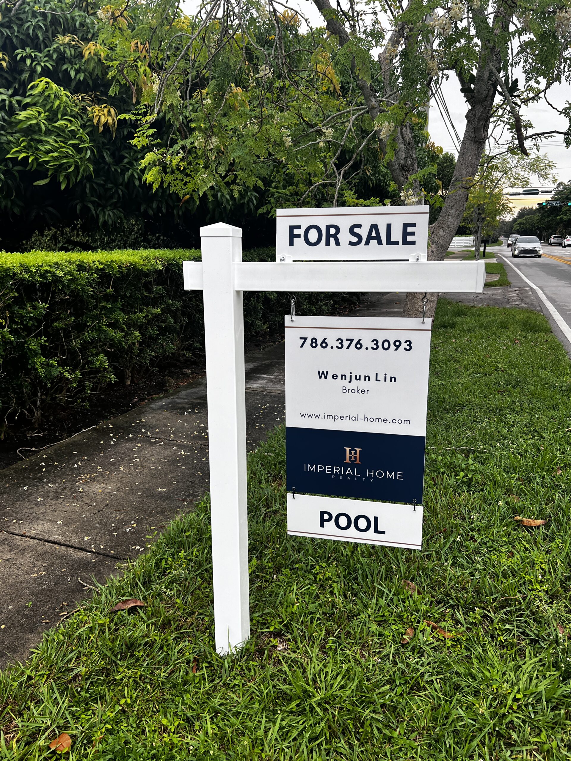 Real Estate Marketing Materials – Branding That Sells Real-Estate-Signs-Miami